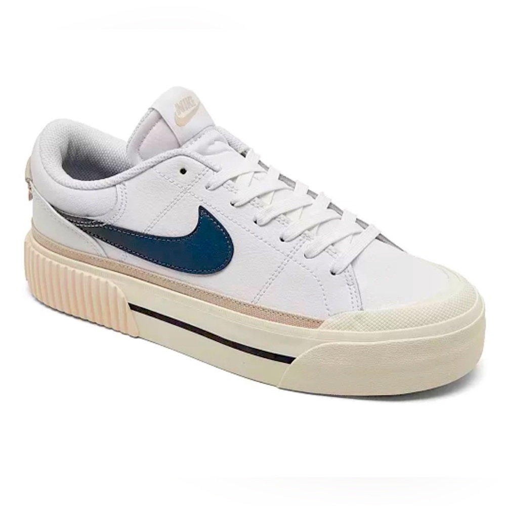 BRAND NEW Women's Court Legacy Lift Platform Casual Sneakers size 8 !